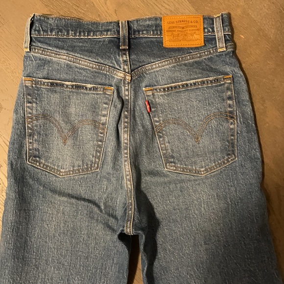 Levi’s Ribcage Straight denim - Picture 4 of 5